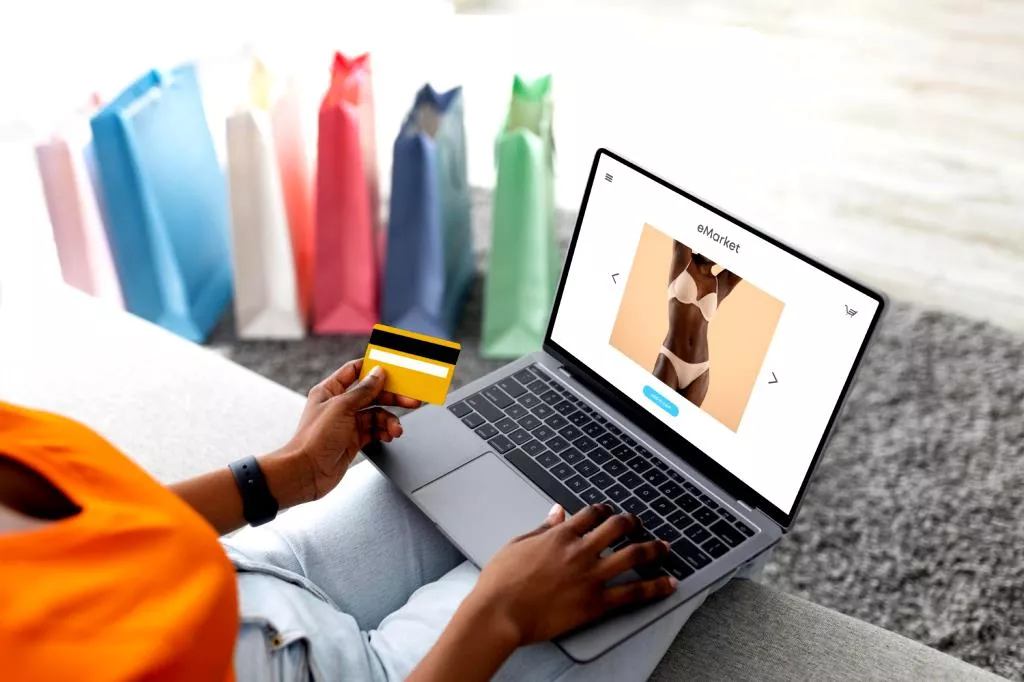 Another indicator of a fake shopping website is broken links, missing pages, or inconsistent information.  Broken Links and Pages